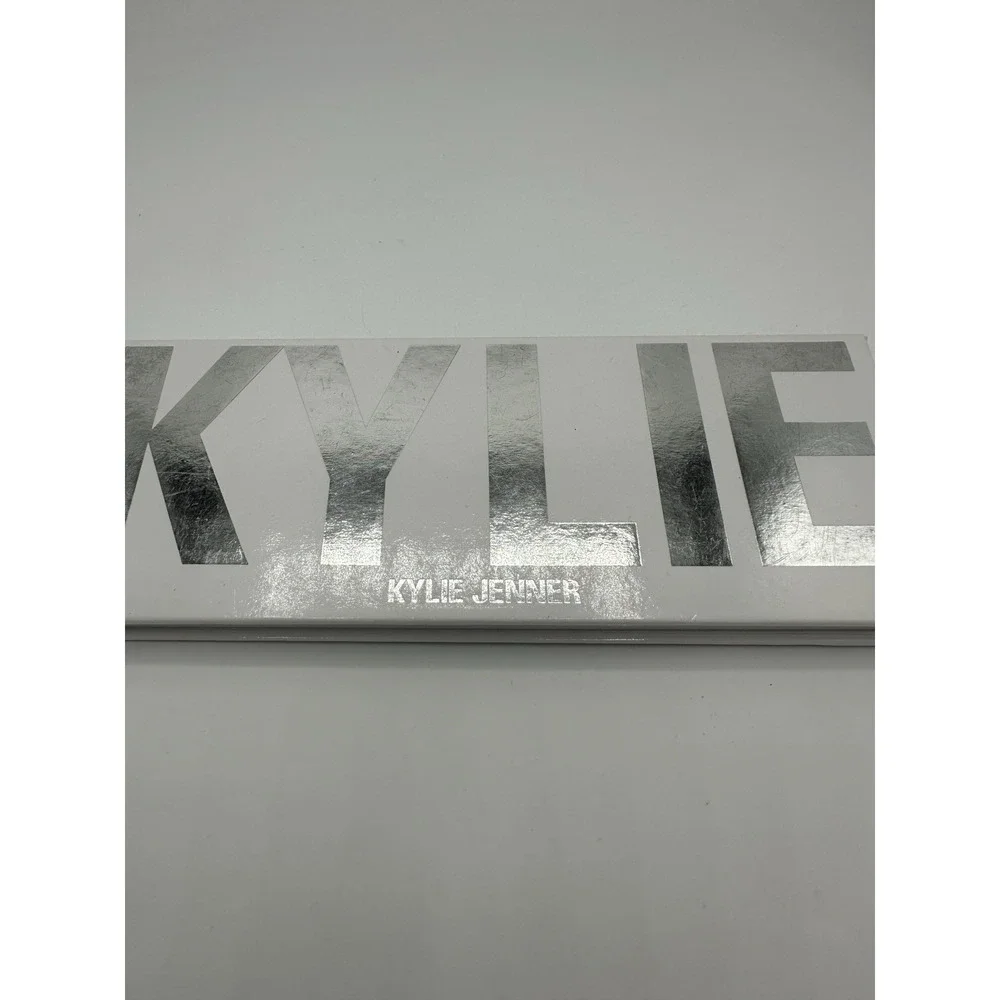 Kylie Jenner Kyshadow 12 Color‎ Eyeshadow Palette White Silver